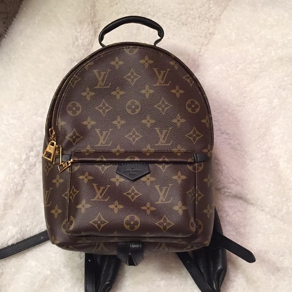 lv backpack pm size